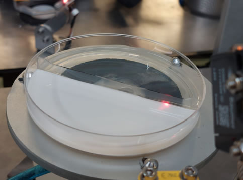 Bi-plate streaking